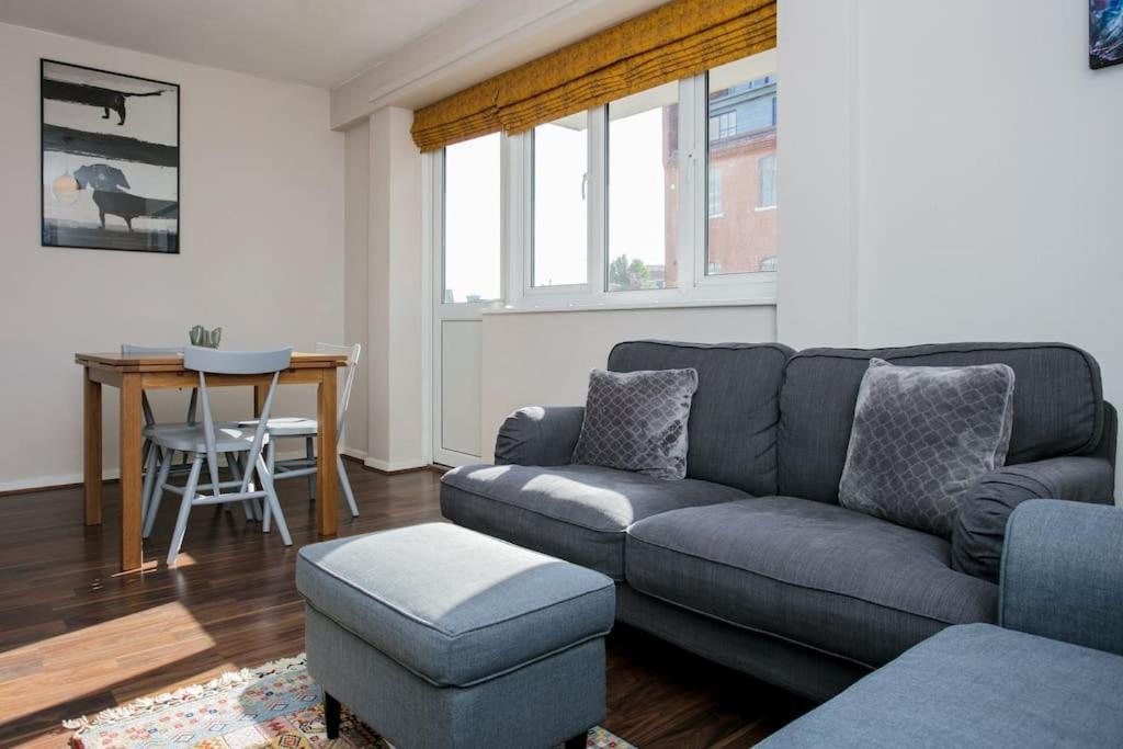 Apartamento Lovely 1 Bedroom W/ Balcony In Dalston Londres