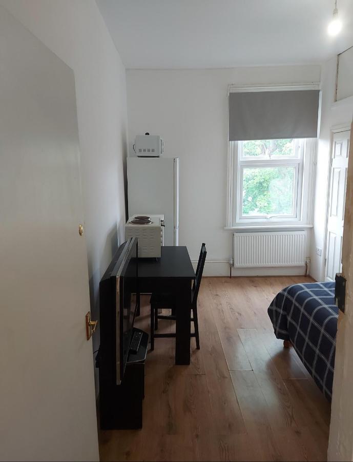 Habitación en casa particular W13 X Weekly Monthly Discount Londres