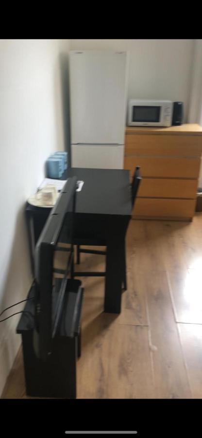Habitación en casa particular W13 X Weekly Monthly Discount