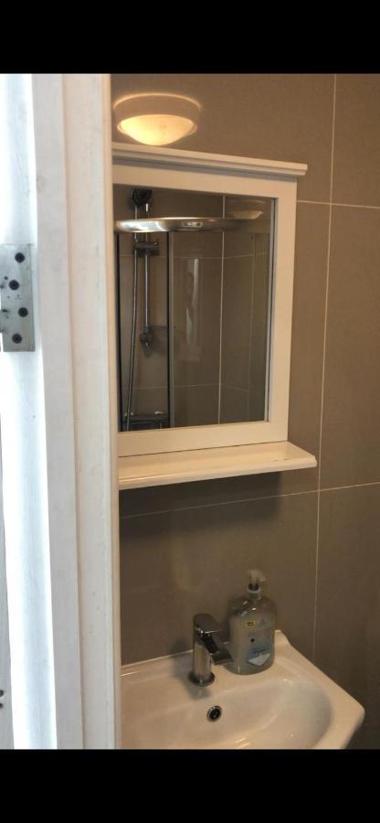 W13 X Weekly Monthly Discount Habitación en casa particular Londres