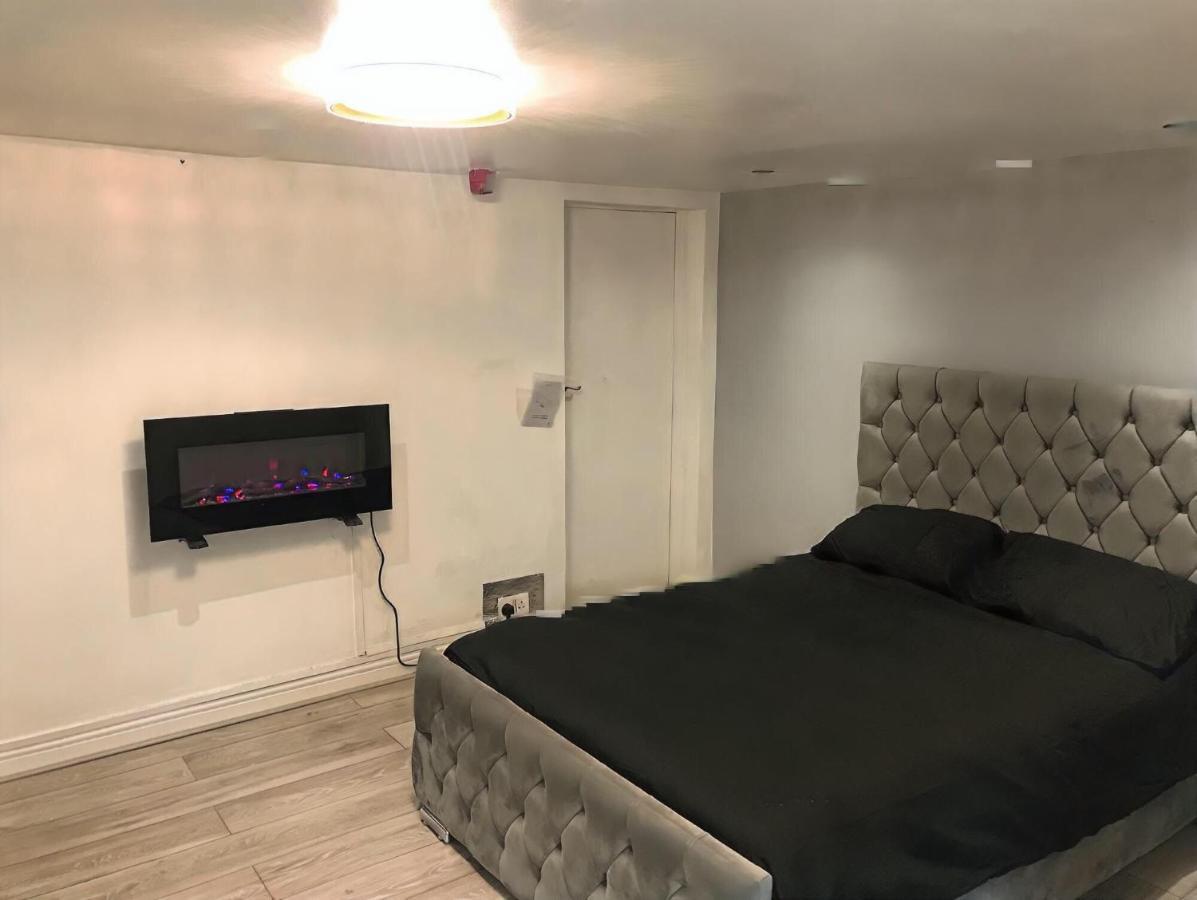 1 Bedroom By Stratford Londres