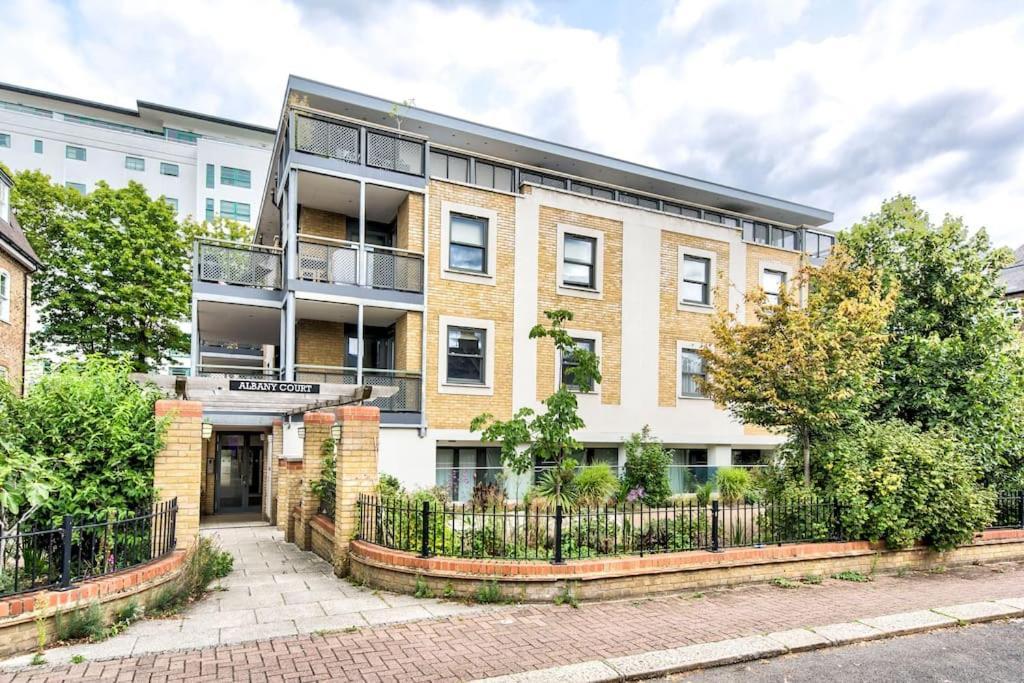Kew Views 2br Apt By Riverside * Londres