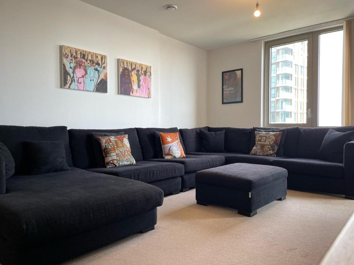 Spacious Flat In Manor House, * Londres