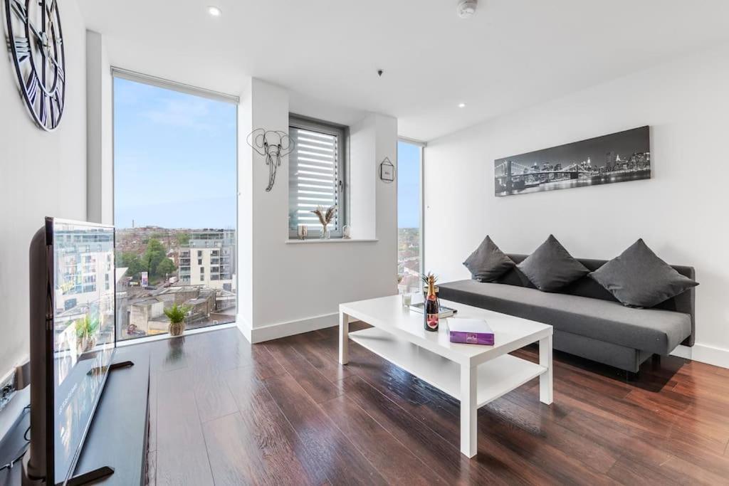 Contemporary 1 Bedroom Flat In Bp4 Apartamento *