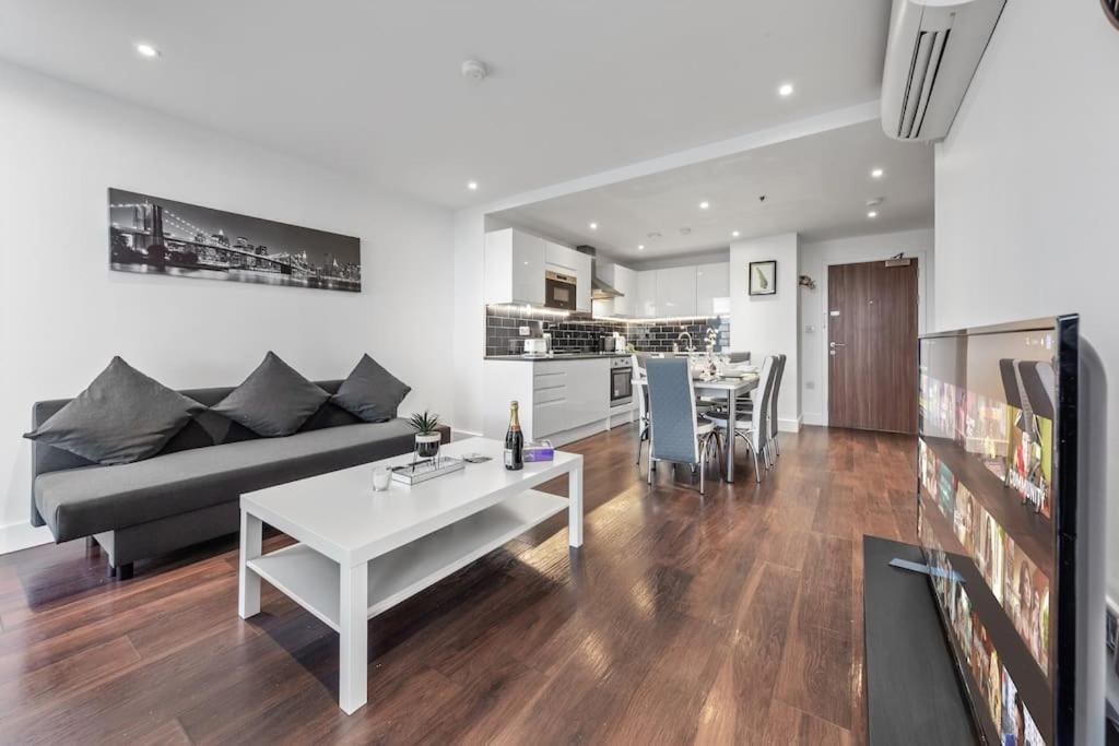 Apartamento Contemporary 1 Bedroom Flat In Bp4 *