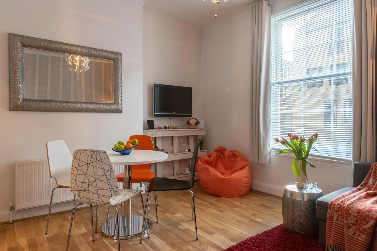 The Wanderlust - 1 Bedroom L Sleeps 4 With Sofa Bed L Prime Location Free Wifi L Perfect For Business & Leisure Travelers L 15percent Off Weekly & 20percent Off Monthly Stays! London