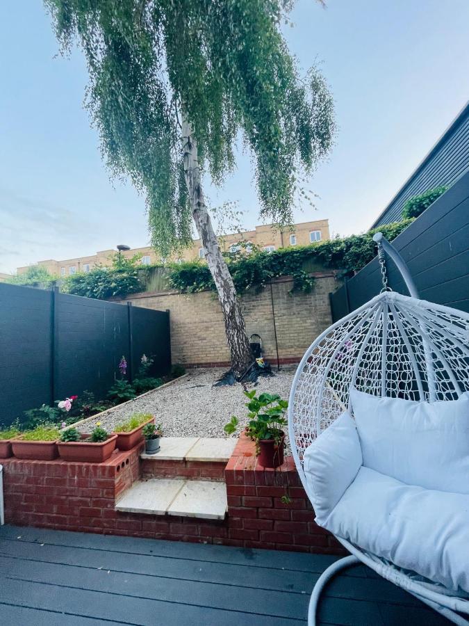 Riverside Double Garden View E14 Gasthuis