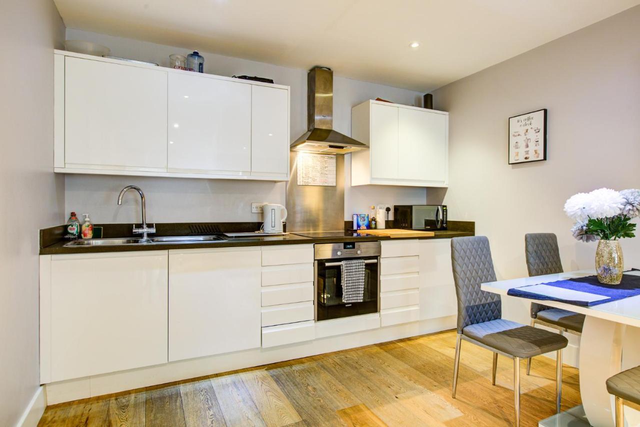 2 Bedroom Spacious In The Heart Fulham Londen
