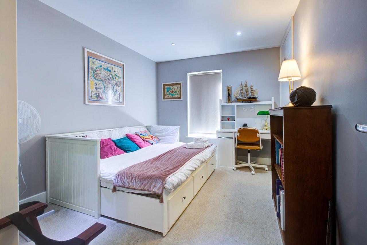 Appartement 2 Bedroom Spacious In The Heart Fulham Londen