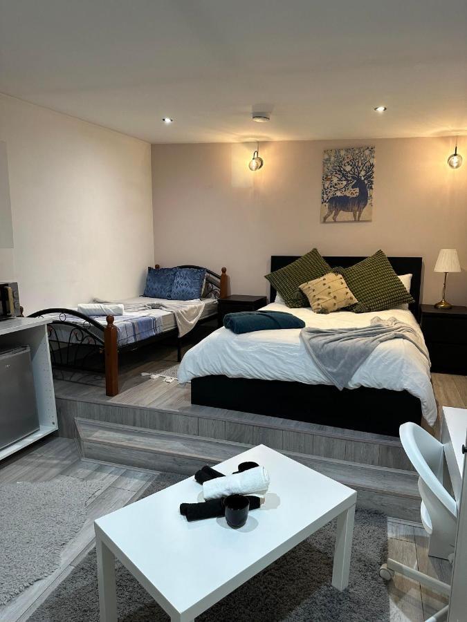 Charming In Apartment London