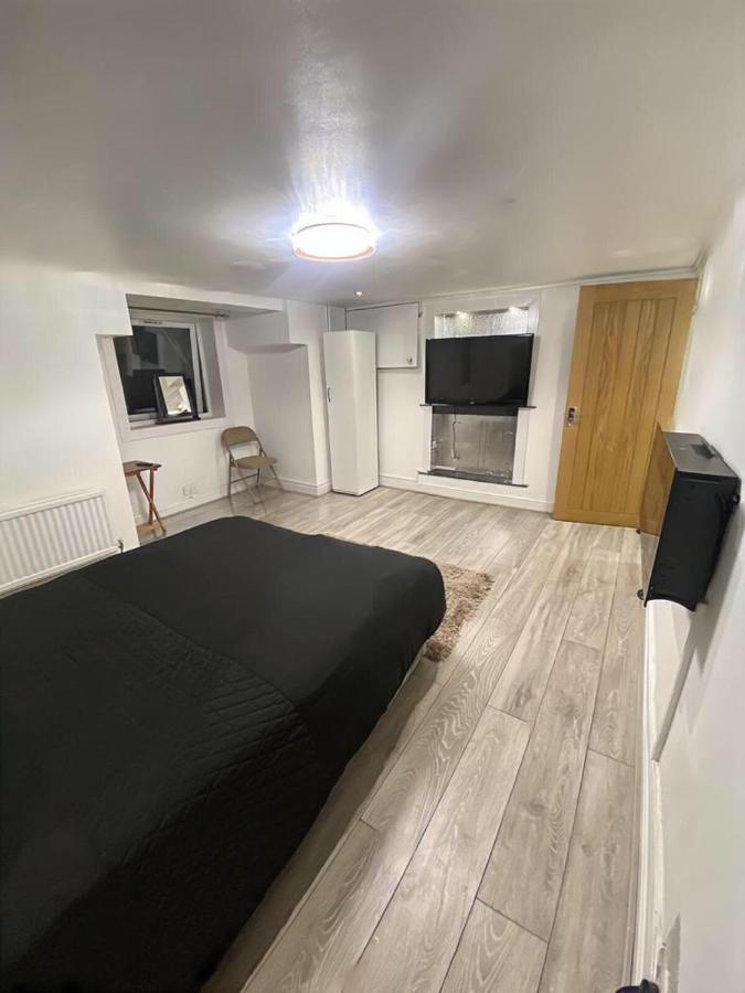 1 Bedroom By Stratford *
