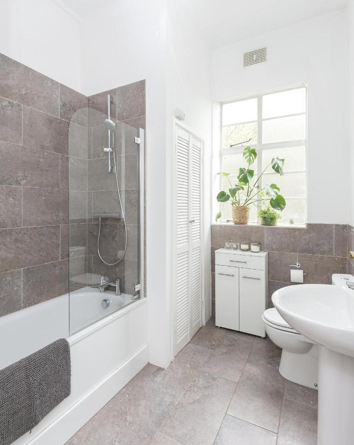 Chic 1 Bedroom In Bloomsbury, Sleeps 4 * Londres