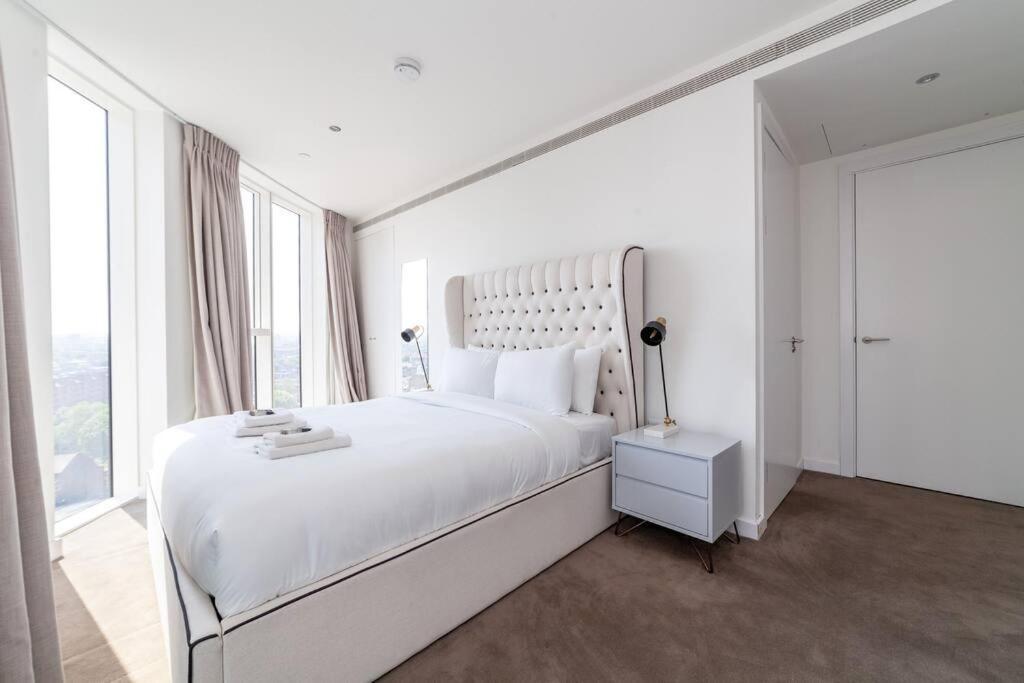Bright 2br, 2bth Apt, 9 Elms Londres