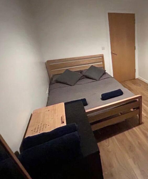 2 Bed Close To Station With Parking * Londres