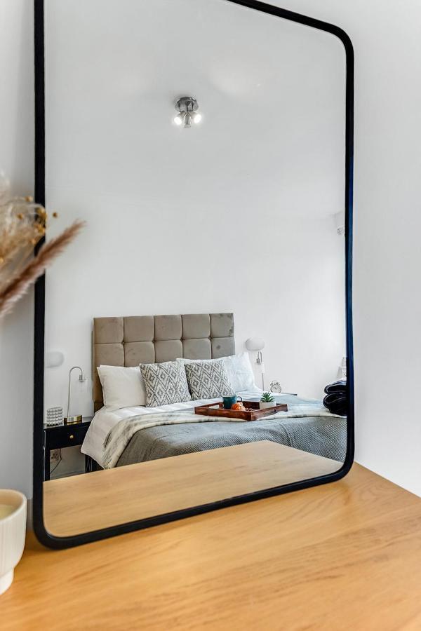 Lux 2bed 2bath In Baker Street London