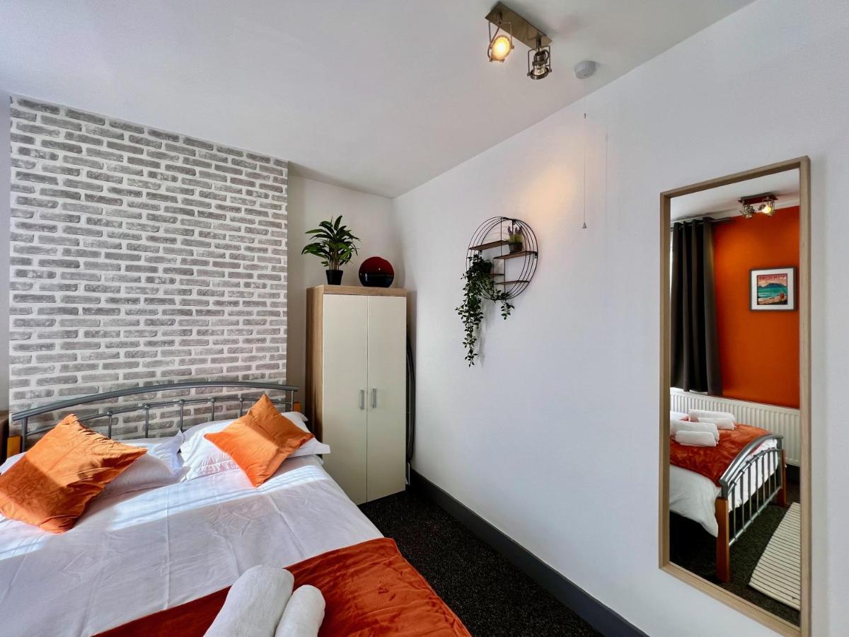 Clarence House 3 Bedrooms 8min To Station E17 North East Сasa de vacaciones *