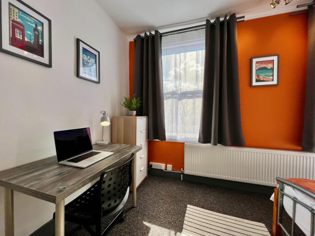 Сasa de vacaciones Clarence House 3 Bedrooms 8min To Station E17 North East