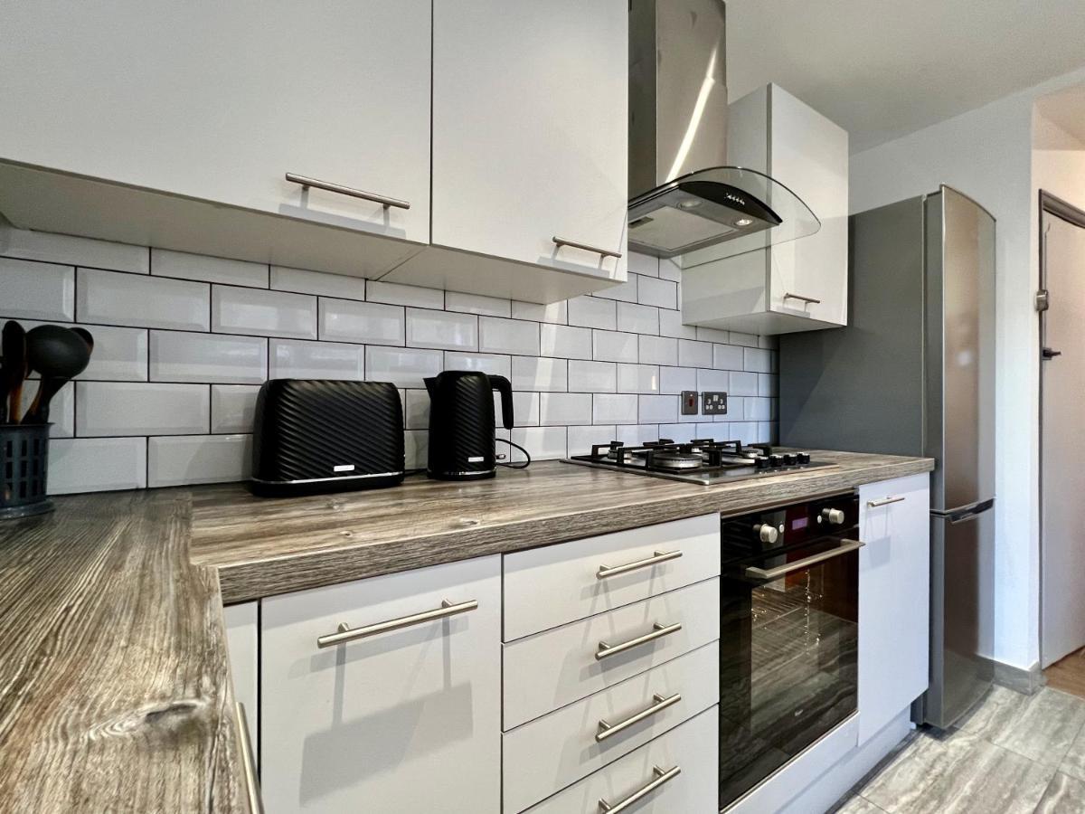 Clarence House 3 Bedrooms 8min To Station E17 North East Londres
