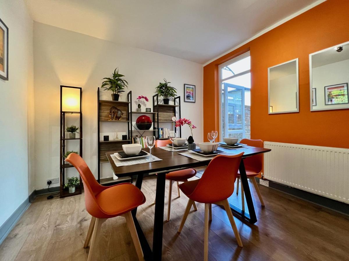 Сasa de vacaciones Clarence House 3 Bedrooms 8min To Station E17 North East *