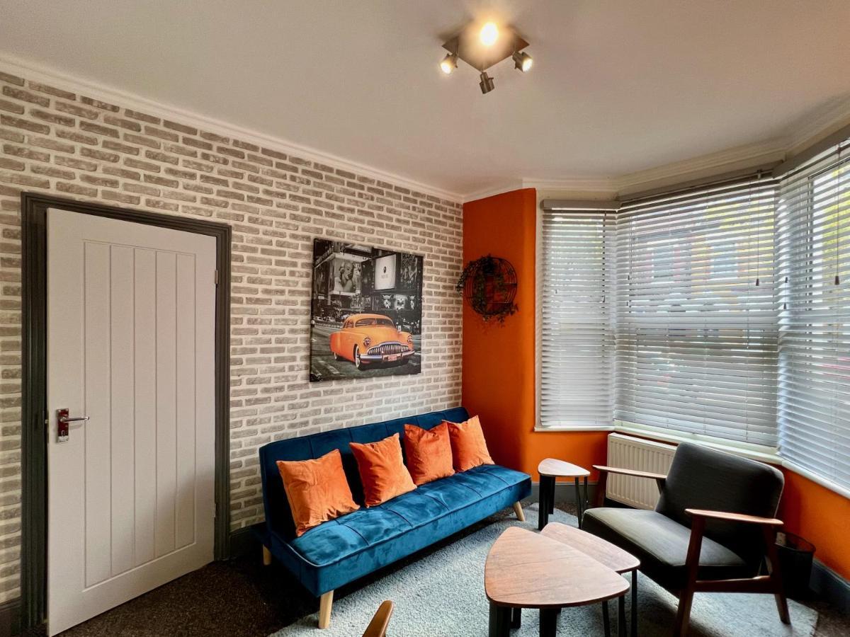 Clarence House 3 Bedrooms 8min To Station E17 North East Сasa de vacaciones *