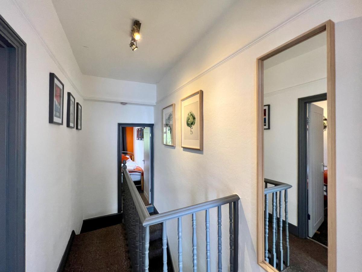 Clarence House 3 Bedrooms 8min To Station E17 North East * Londres