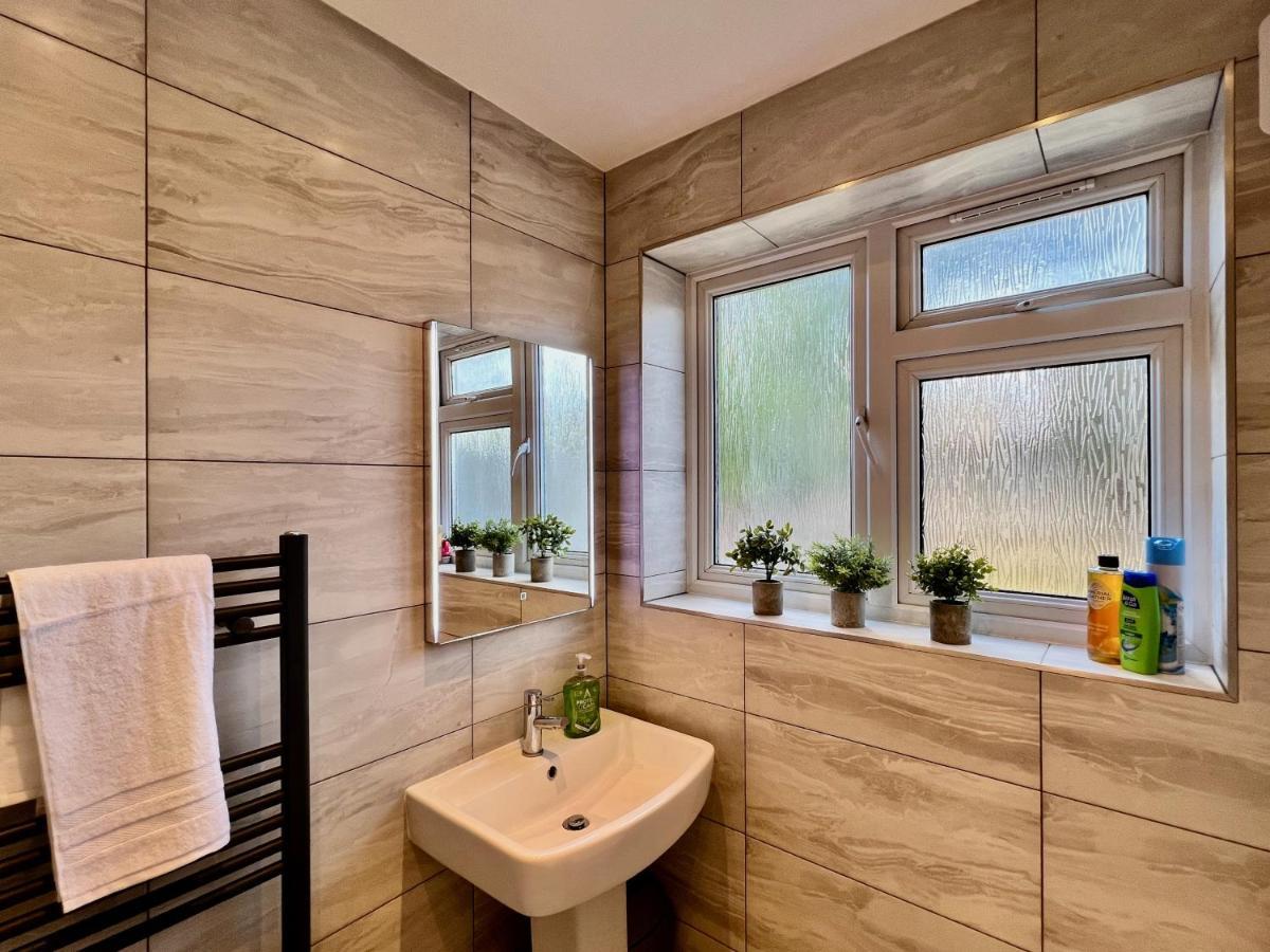 Clarence House 3 Bedrooms 8min To Station E17 North East Londres