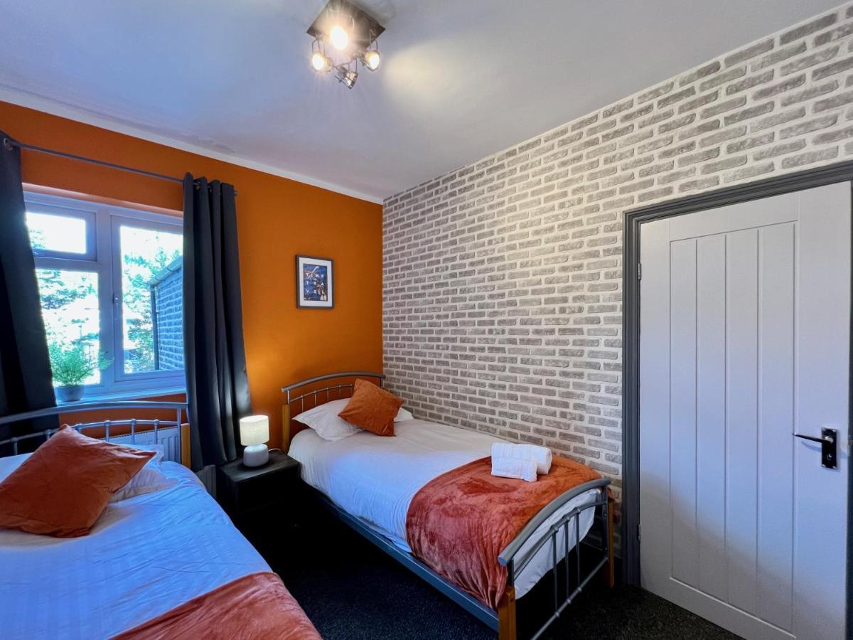 Сasa de vacaciones Clarence House 3 Bedrooms 8min To Station E17 North East