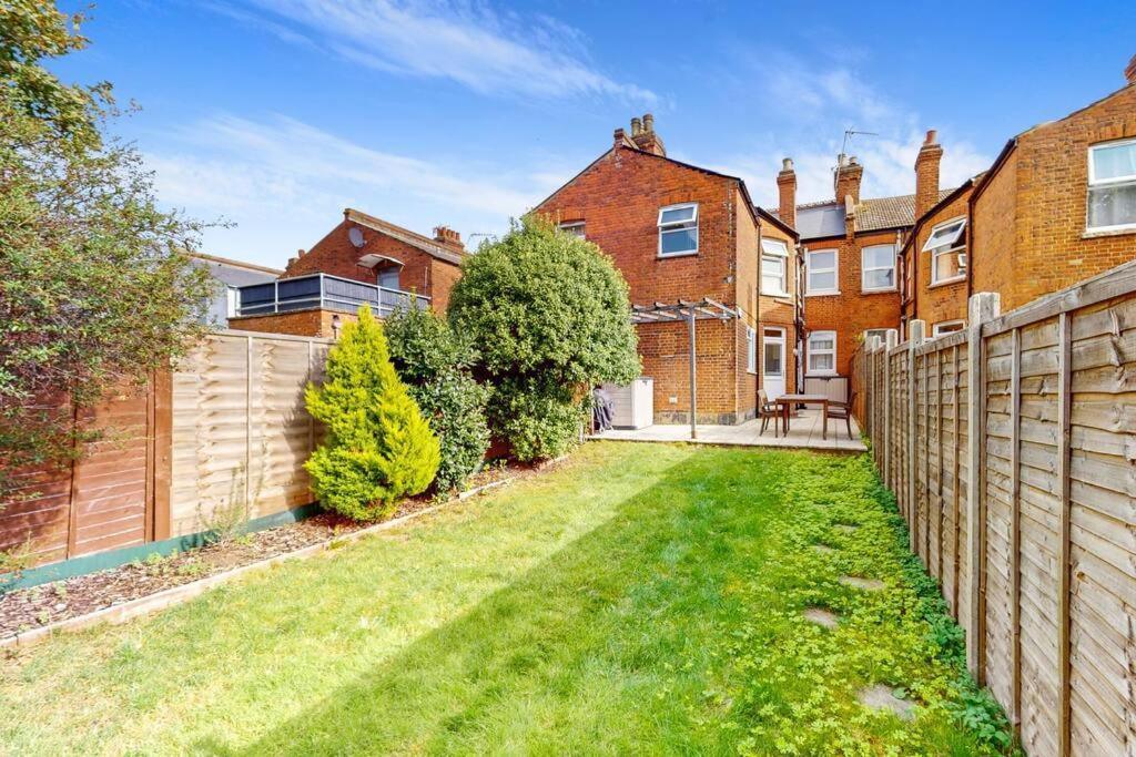 Spacious 2bd Cricklewood *