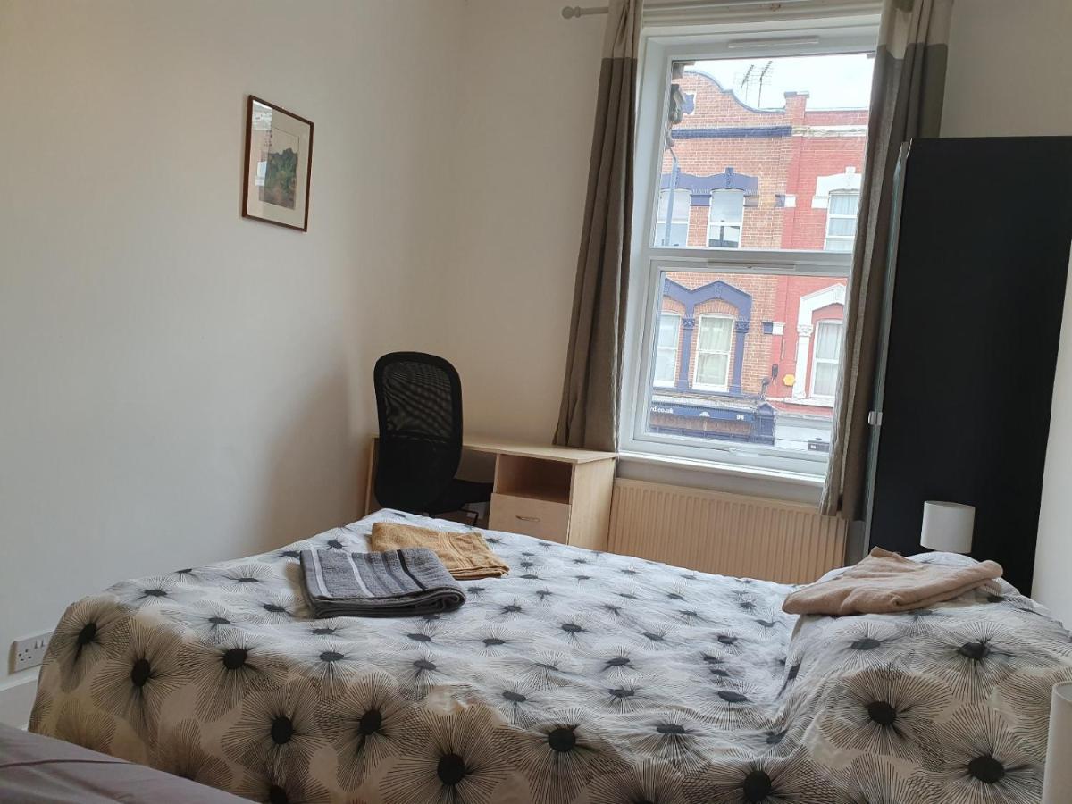 63b Willesden Lane Two Bed Apartamento *