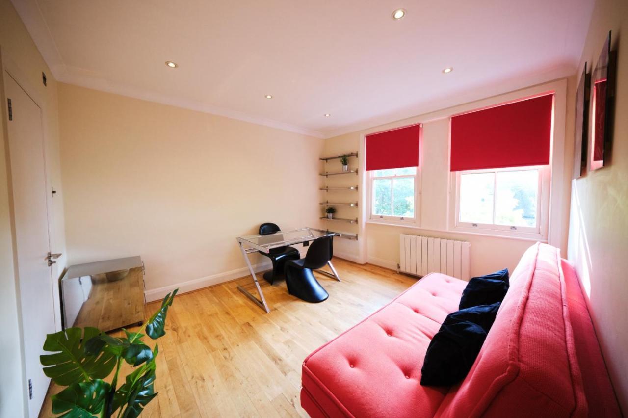 Appartement Pluxa Ebony - Fireplace With Workspace & Unlimited Wi-fi Londen