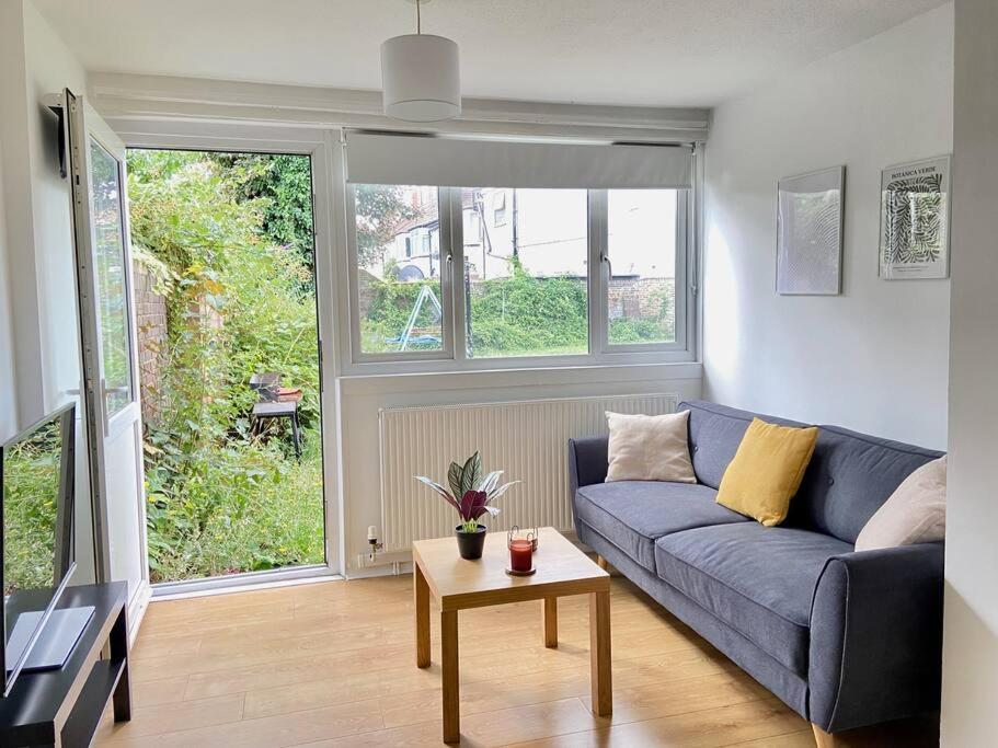 Apartamento Stylish & Tranquil Flat With Excellent Connections *