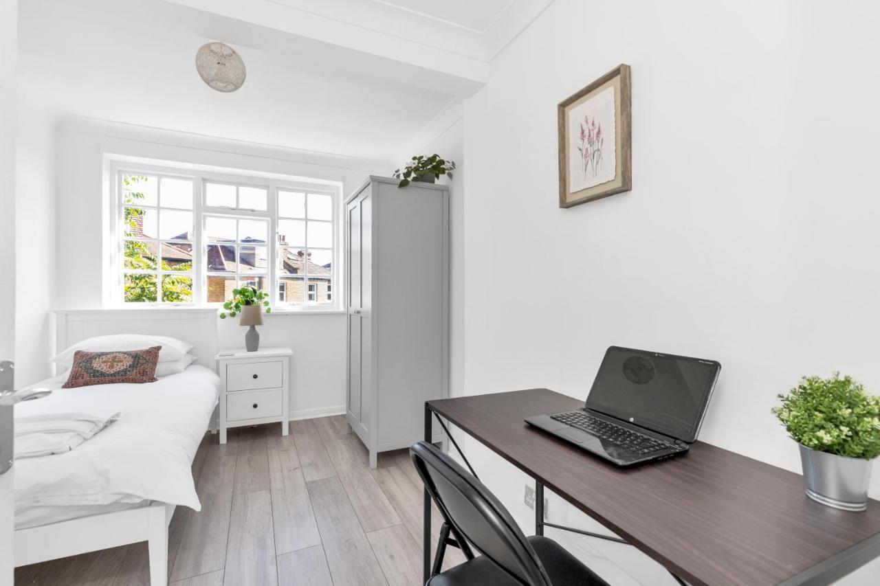 Appartement Modern Two Bedroom With Free Parking! Londres
