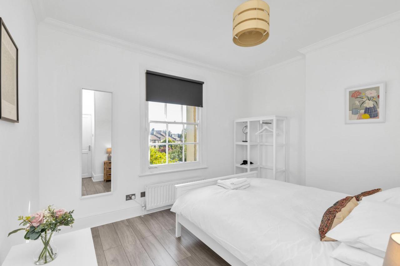 Modern Two Bedroom With Free Parking! Appartement Londres