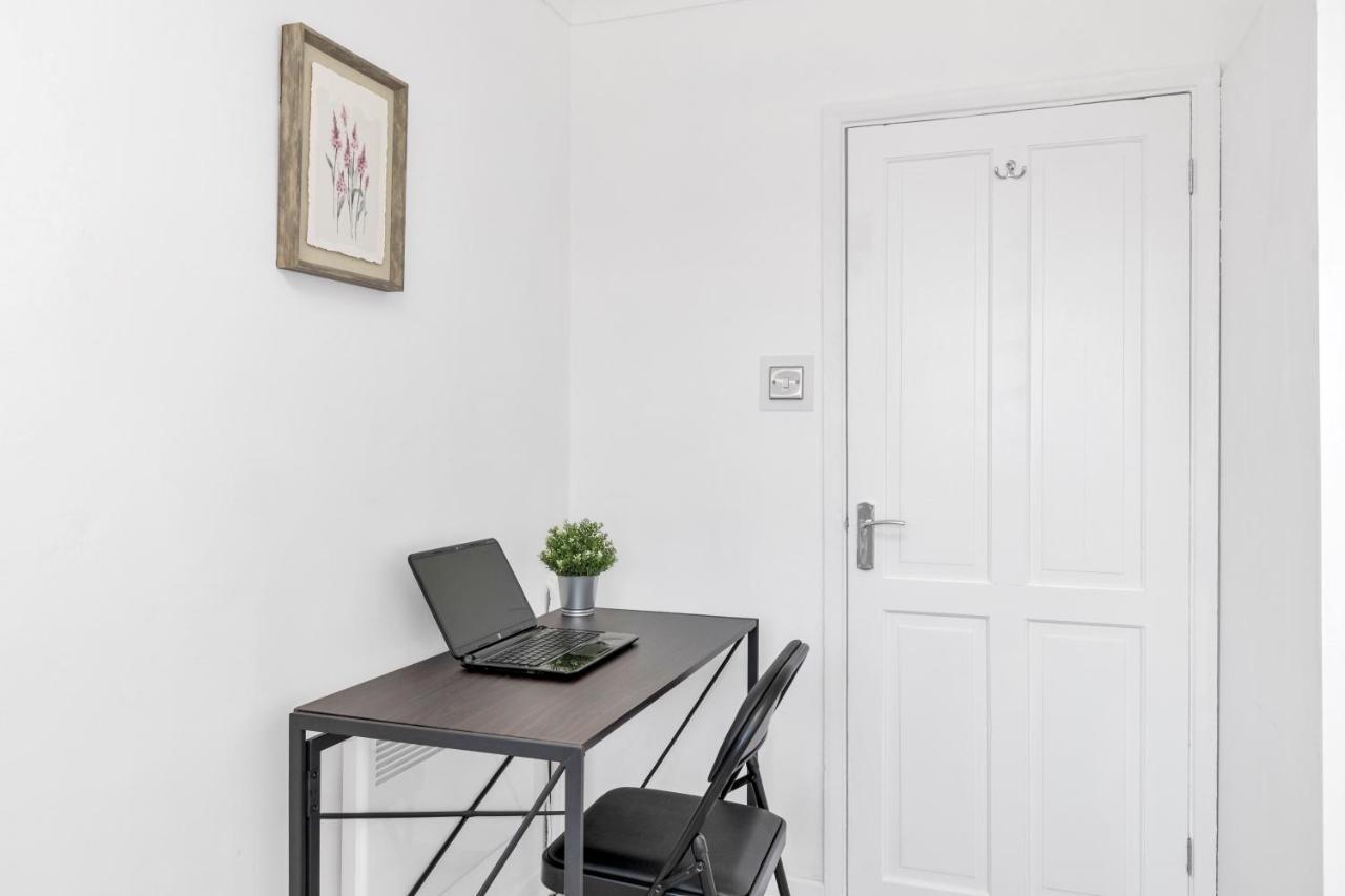 Appartement Modern Two Bedroom With Free Parking! Londres