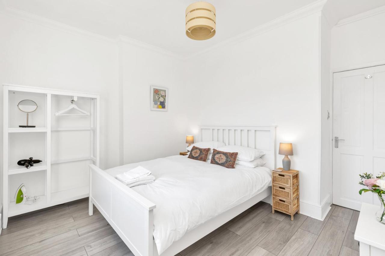 Modern Two Bedroom With Free Parking!