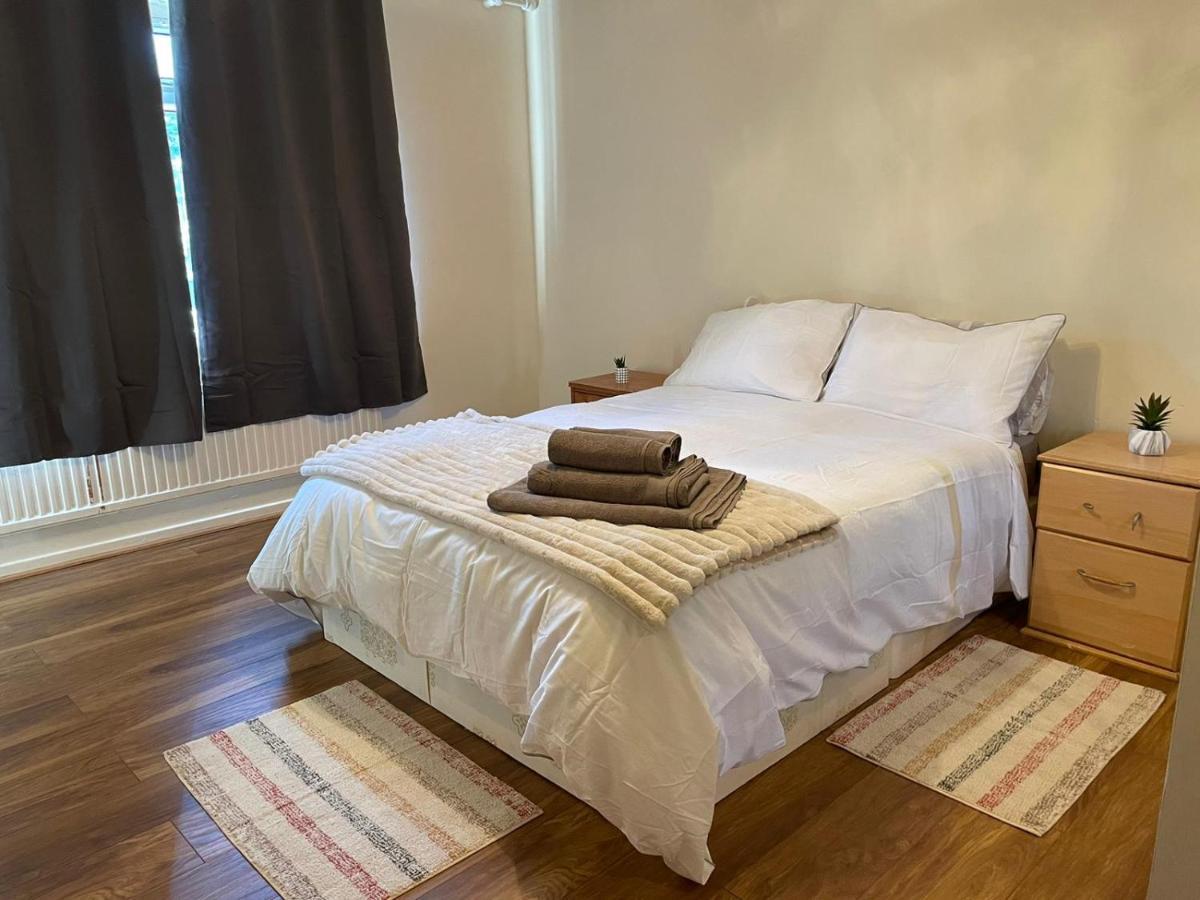 Single And Doubles Close To Homestay