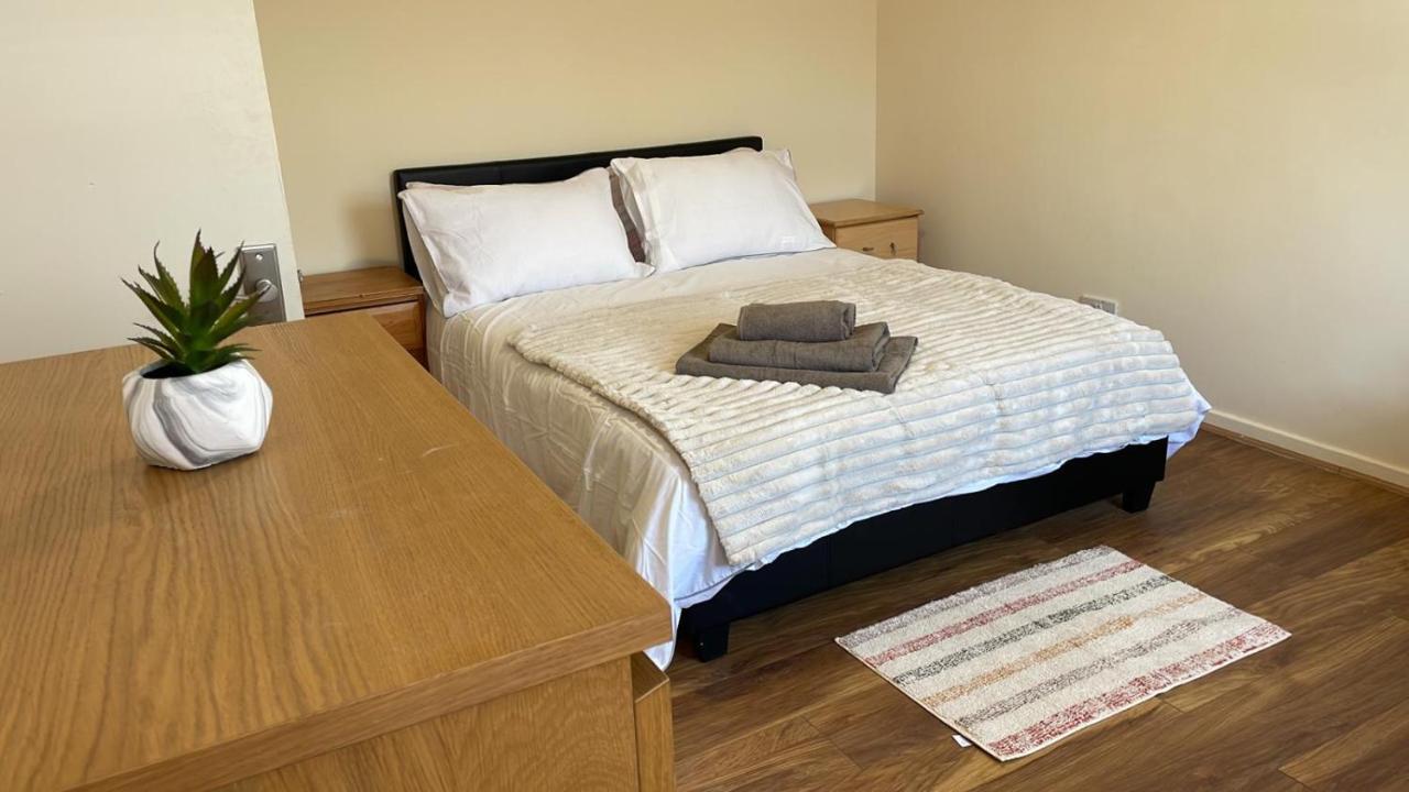 Homestay Single And Doubles Close To *