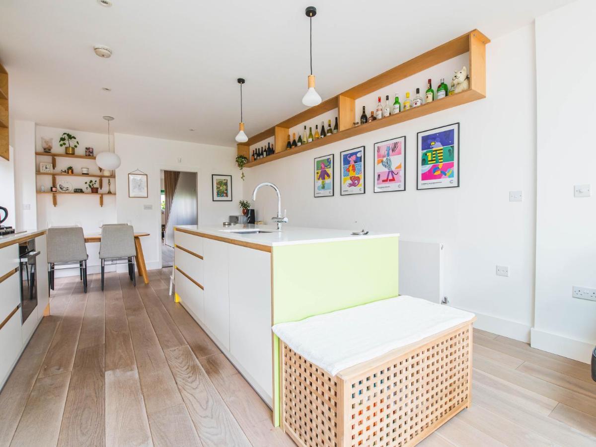 Pass The Keys Peckham House With Garden Hébergement de vacances *