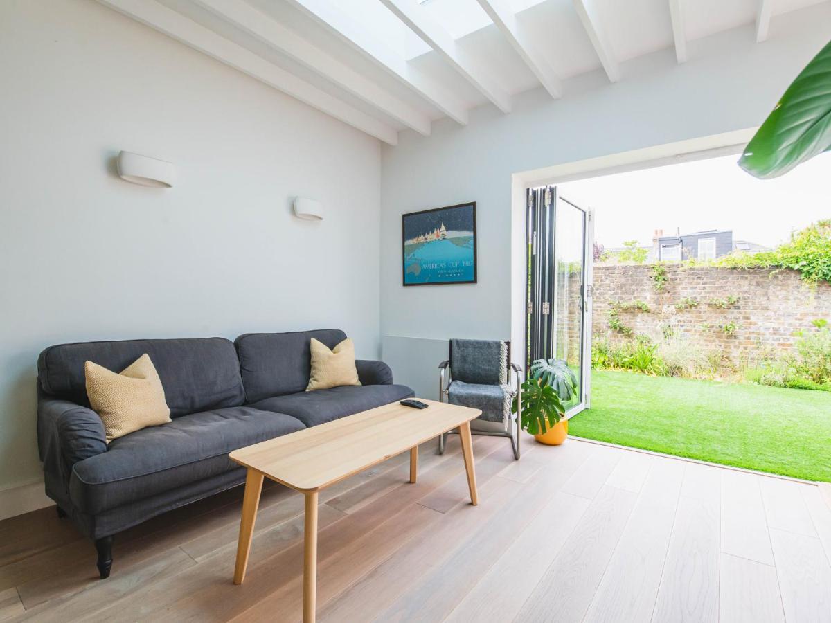 Pass The Keys Peckham House With Garden Hébergement de vacances *