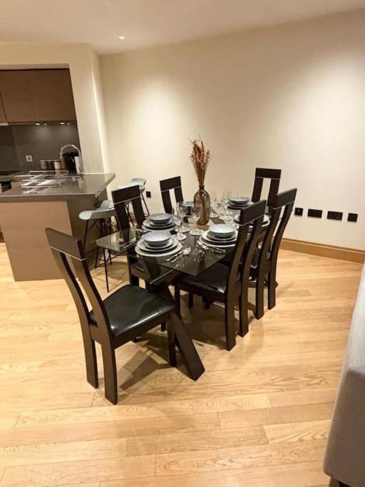 Luxury 2br Apt At C House Near Buckingham Palace