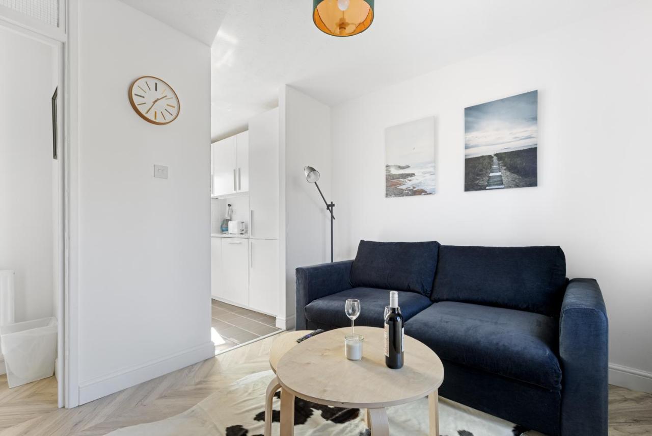 Tranquil 1 Bed Flat In East Apartment