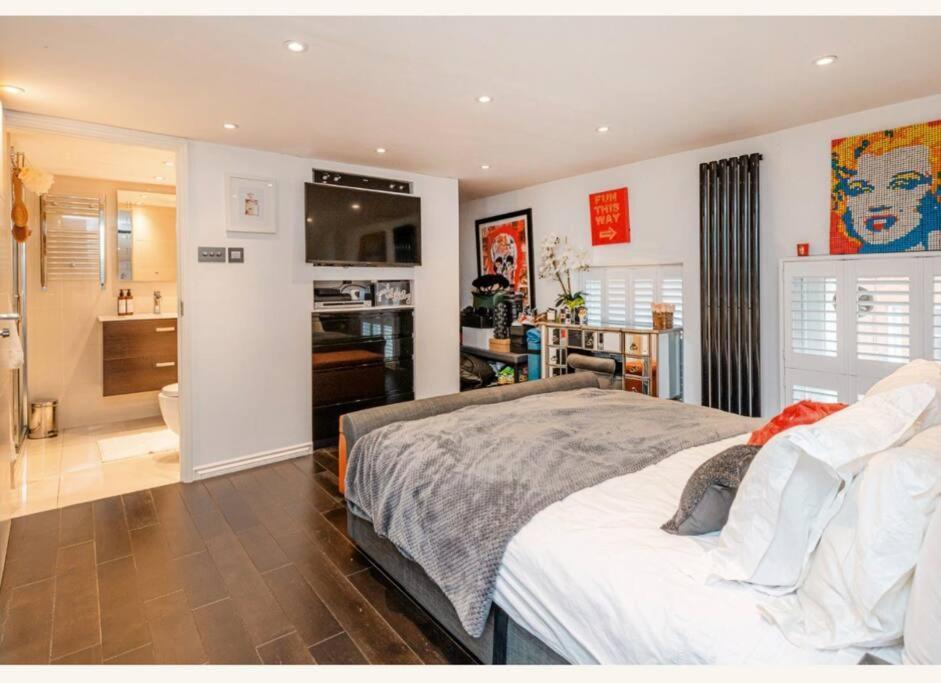 Stunning 2 Bed Apartment London