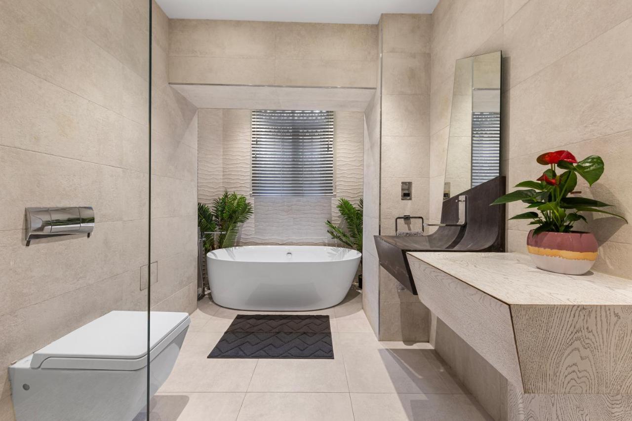Harrods 2 Bed Lux Flat W/patio * Londres