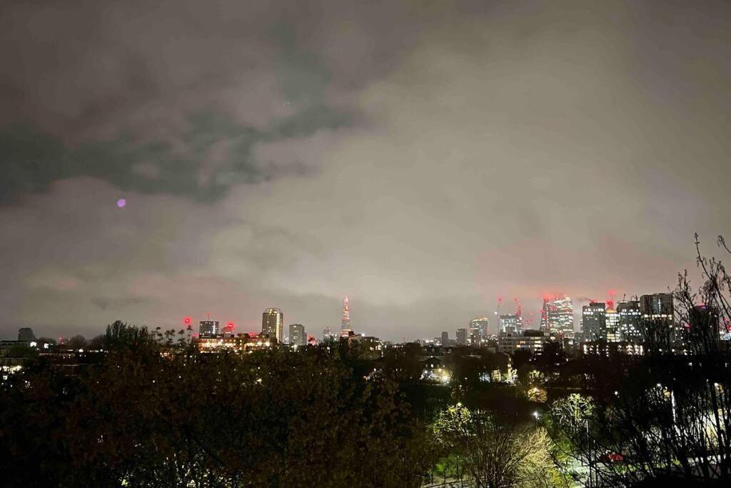 Peaceful Bright City Hide Away With Parking Appartement Londres