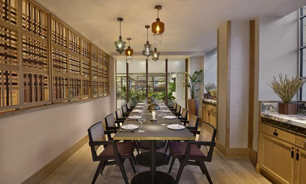 Hyatt Regency Blackfriars Hotel *