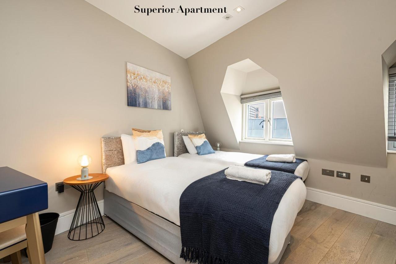 Superb Opposite Edgware Road Station * Londres