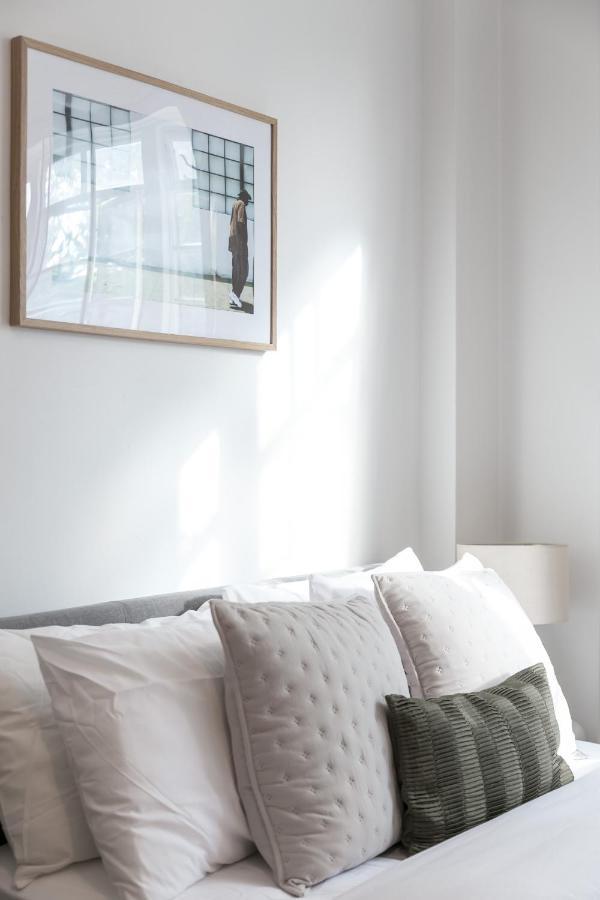 Apartment Beautifully Presented Centrally Located