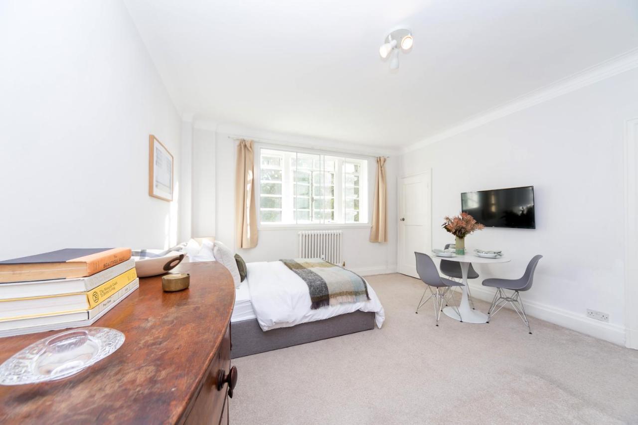 Beautifully Presented Centrally Located London