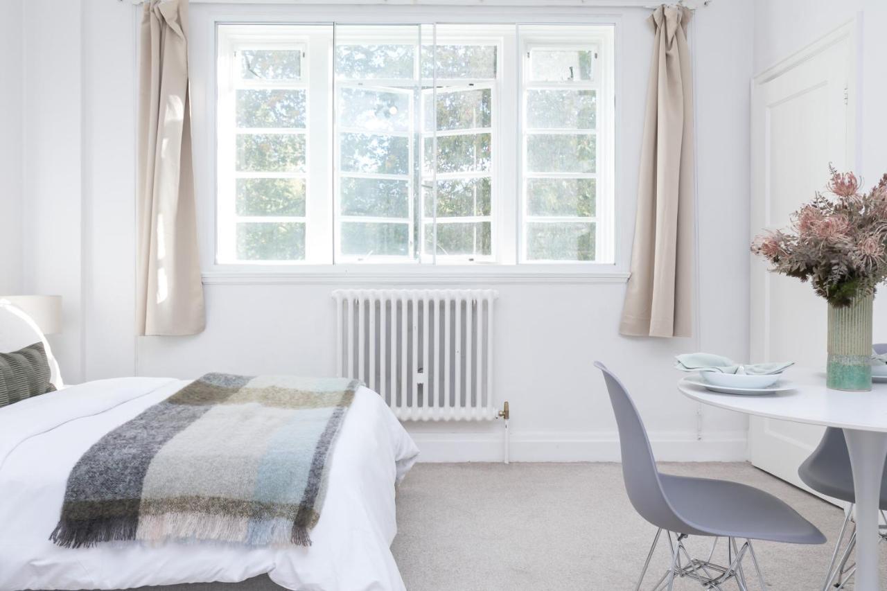 Beautifully Presented Centrally Located Apartment