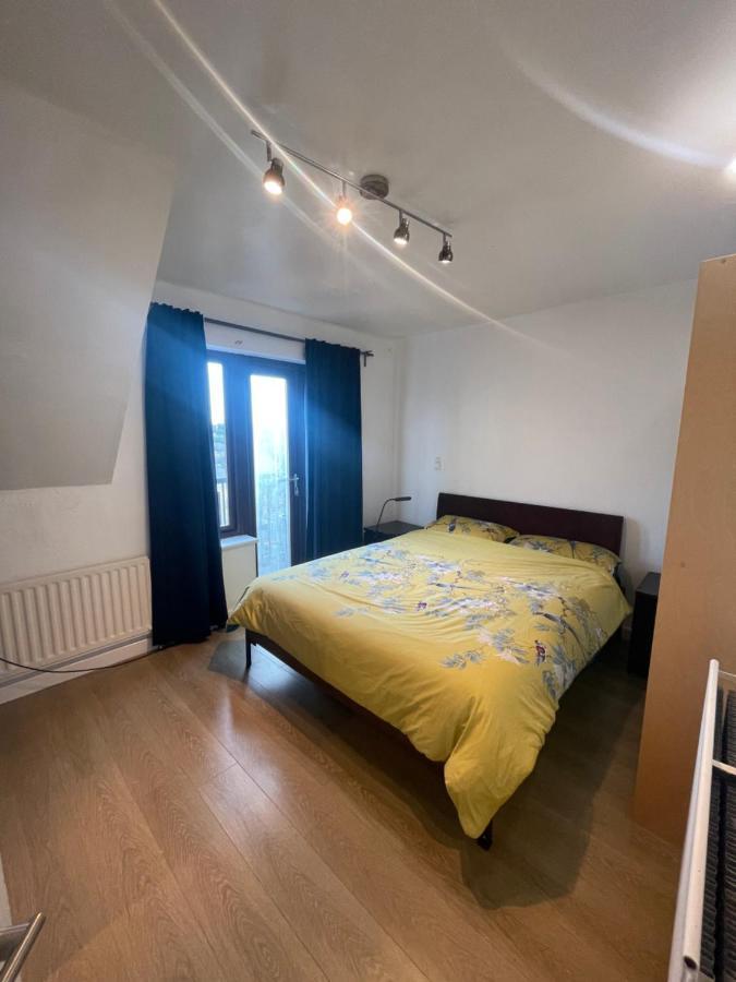 Modern Duplex With Great Views Of The River Thames London